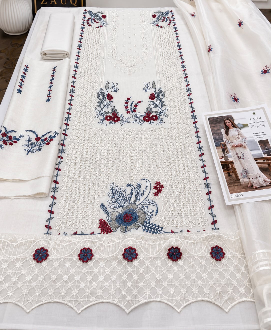 🤍 Luxury Ivory Embroidered 3-Piece Lawn Suit