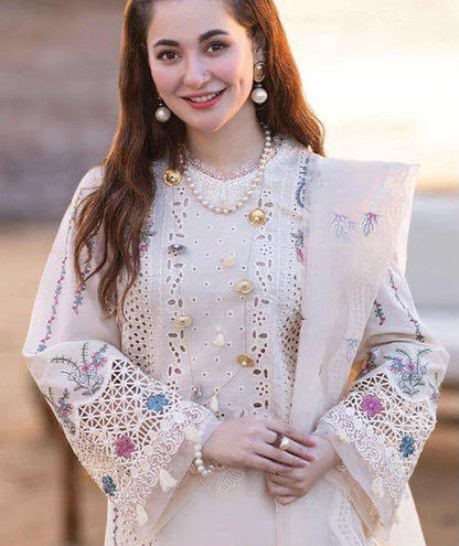 🤍 Luxury Ivory Embroidered 3-Piece Lawn Suit